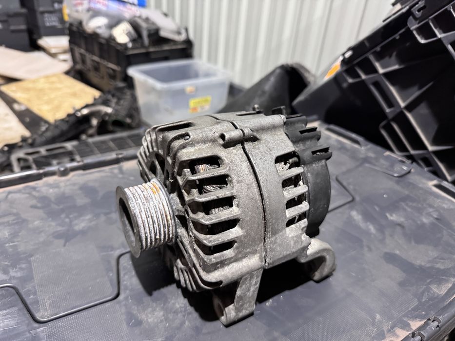 Alternator BMW F10 F11 F30 F31 F07 F01 220A
