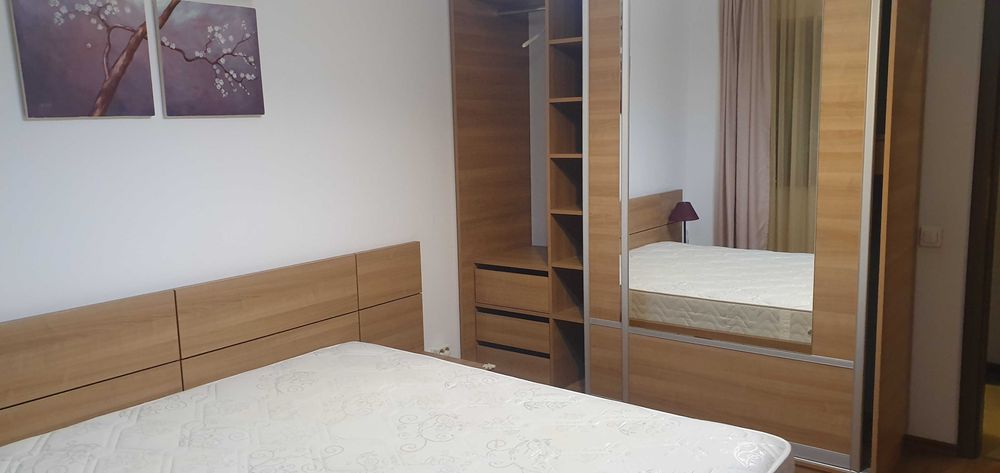 Apartament central  cu 2 camere si garaj