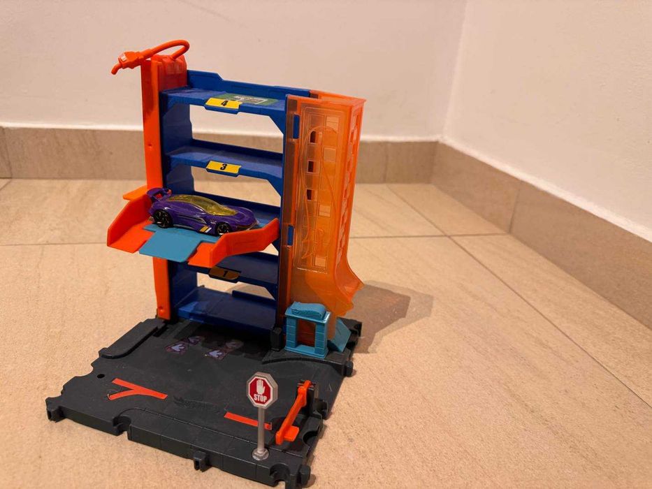 Колекция от Hot Wheels писти