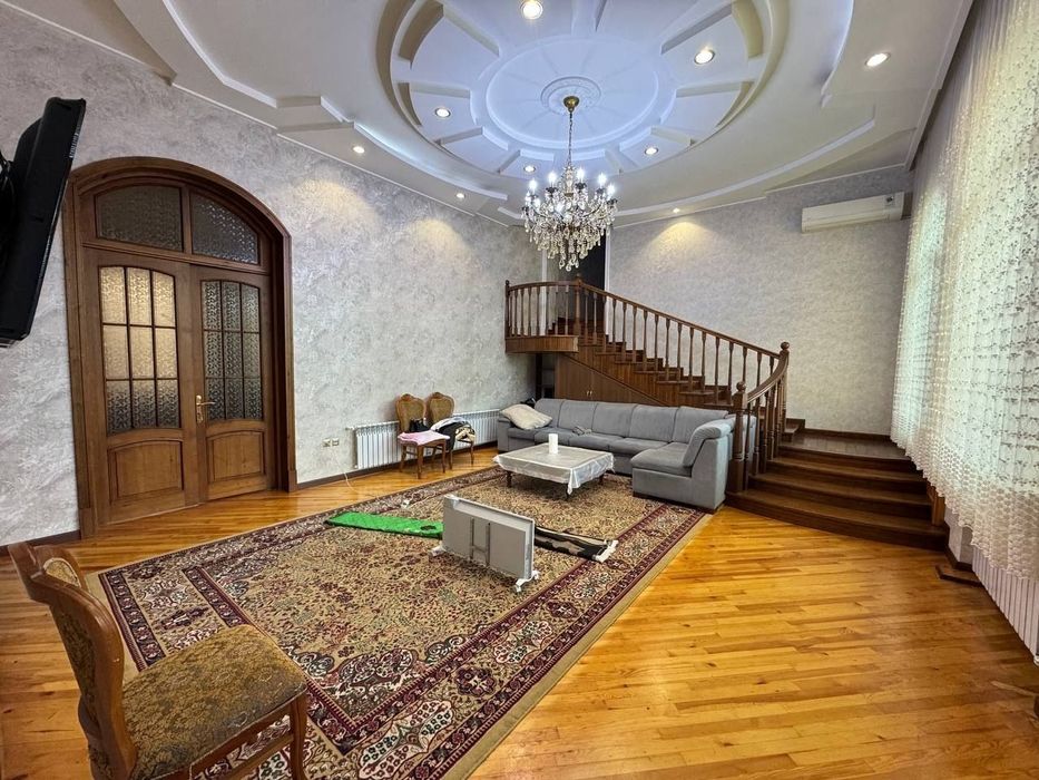 Участка 8 сотих. Ор-р  Ибн-Сино строй маркет рўпарасида.