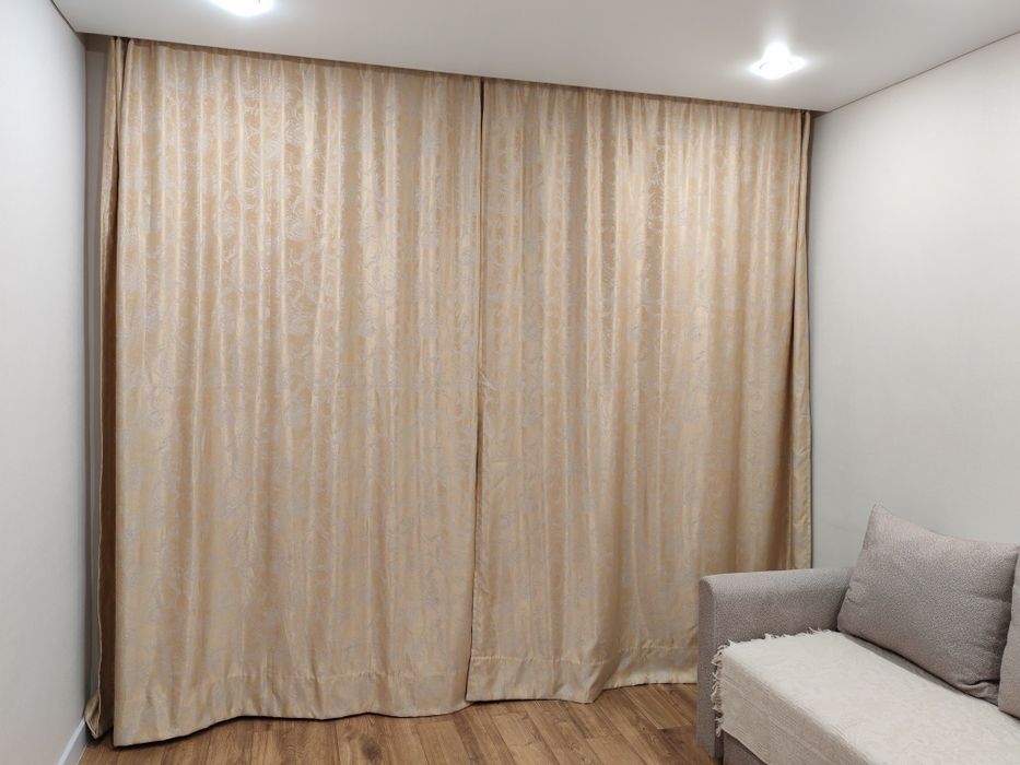 Продам б/у шторы