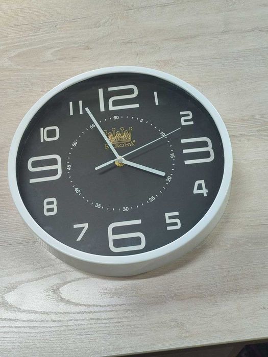 Devorga ilinadigan soat