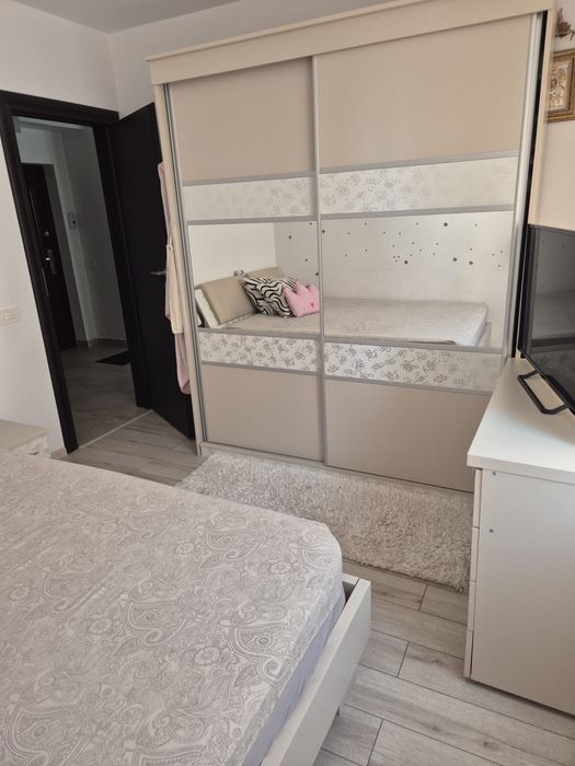 Vand apartament 2 camere complet mobilat si utilat proprietar