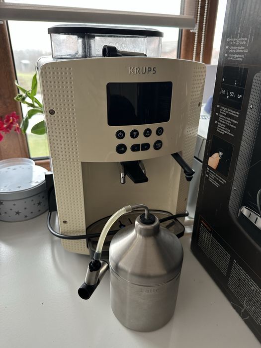 Vand aparat de cafea Krups EA8100