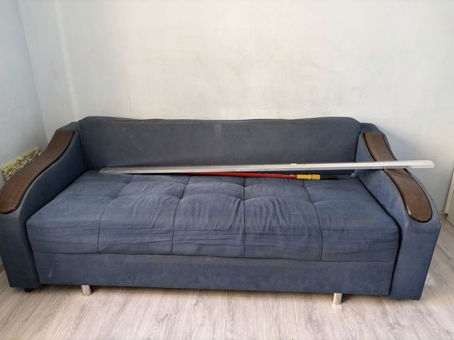 Продам Диван. мк аксай 5 дом 25