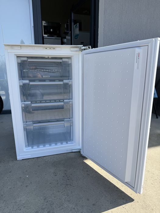 Малък фризер за вграждане Bosch 4 чекмеджета