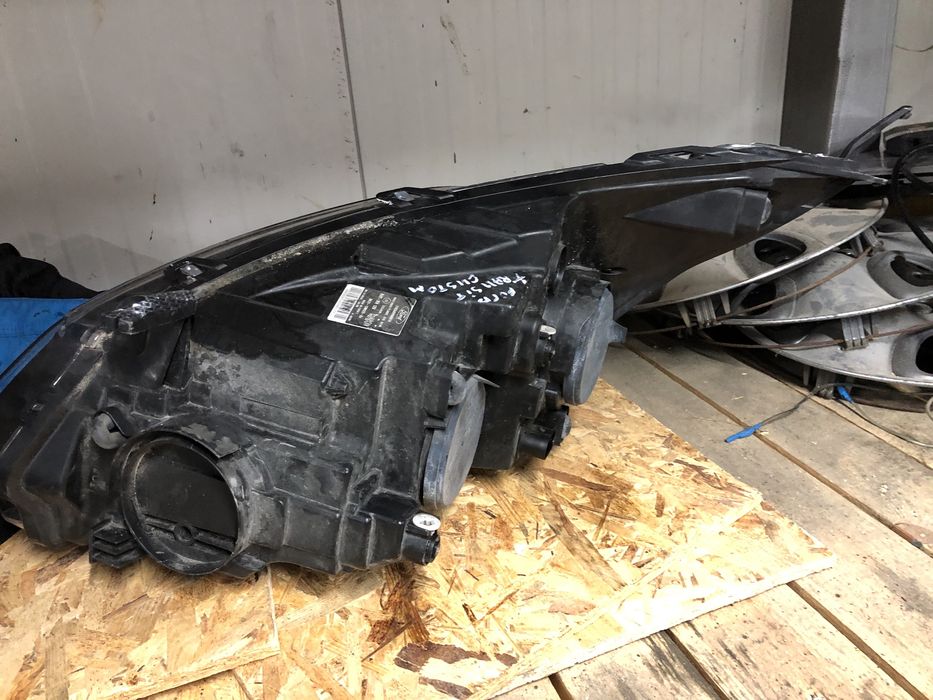 Фар Ford Transit Custom