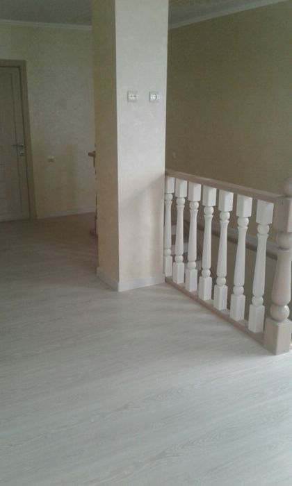 Укладка ламината,линолеума.