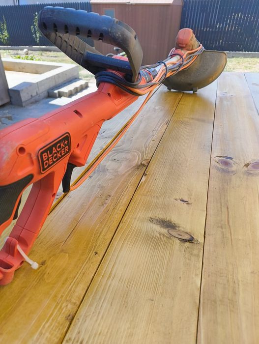 Trimmer de tuns gazon/iarba electric Black & Decker BESTA525, putere 450 W