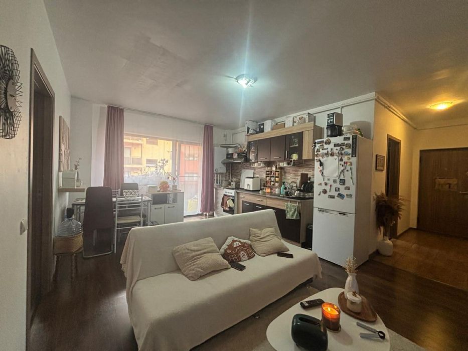 Pret euro Apartament 3 camere 57mp,intermediar  , balcon,parcare, boxa