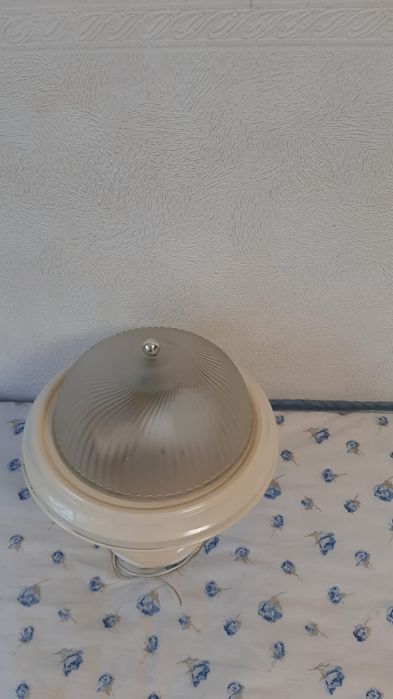 Продам люстру в хорошем состоянии