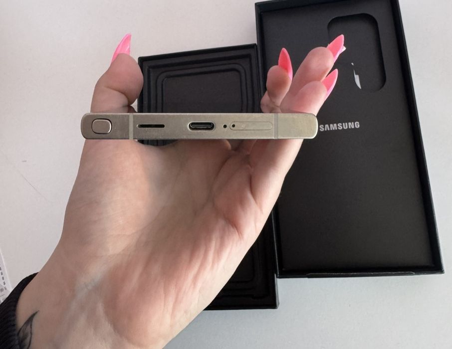 Samsung s24 ultra 12/512gb Titanium ! ГАРАНЦИЯ ! +кабел и адаптер