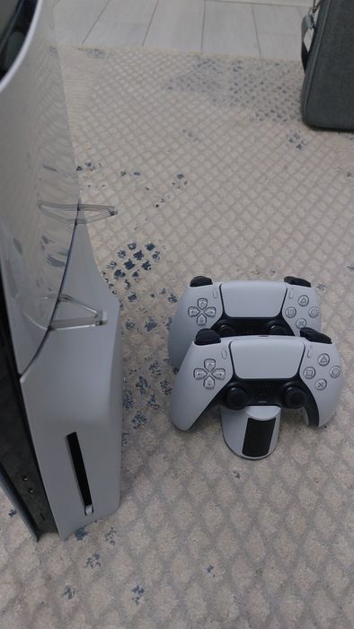 PS5 + 2дж+Фифа 27+игры ещё