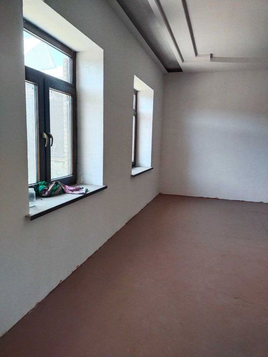 Навоий шахарда ХОВЛИ СОТИЛАДИ,