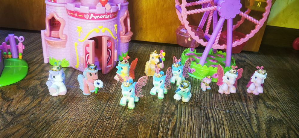 Filly Колеции замък въртележка къщичка и фигурки
