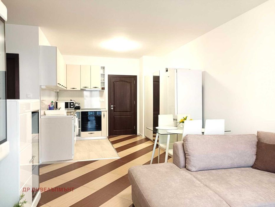 Дава се под наем Двустаен апартамент в к.к. Слънчев бряг - 72 кв.м за 255 € - Снимка #1