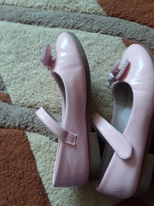 Pantofi fete nr33 in condie buna