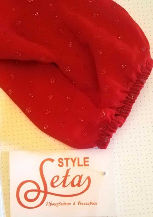 Дамска червена блуза с красива дантела