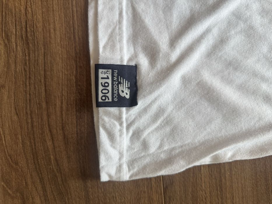 New Balance Mens Graphic V Flying NB Brand T-Shirt Classic