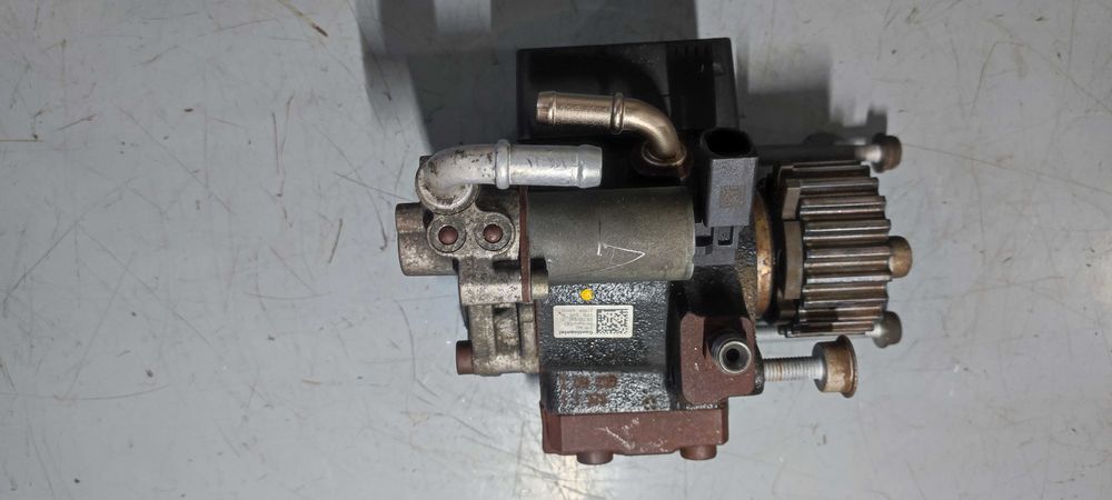 Pompa inalte volkswagen vw passat b6 CAY 1.6 tdi 105 cp cod 03L130755E