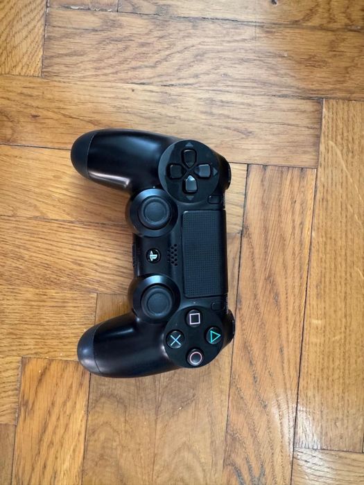Продам Sony PlayStation 4
