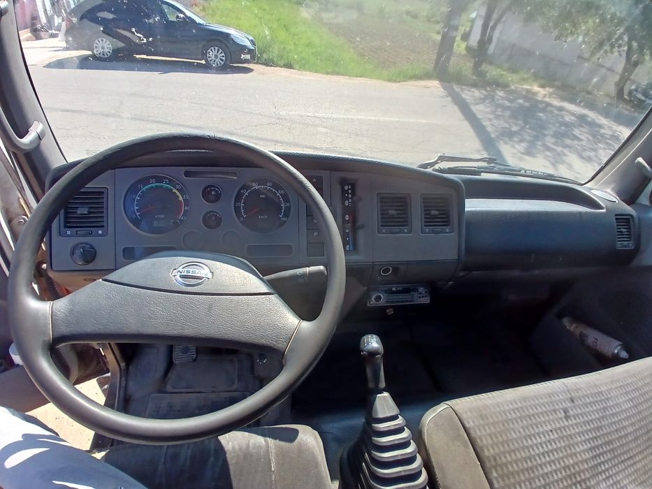 Nissan Atleon 3000