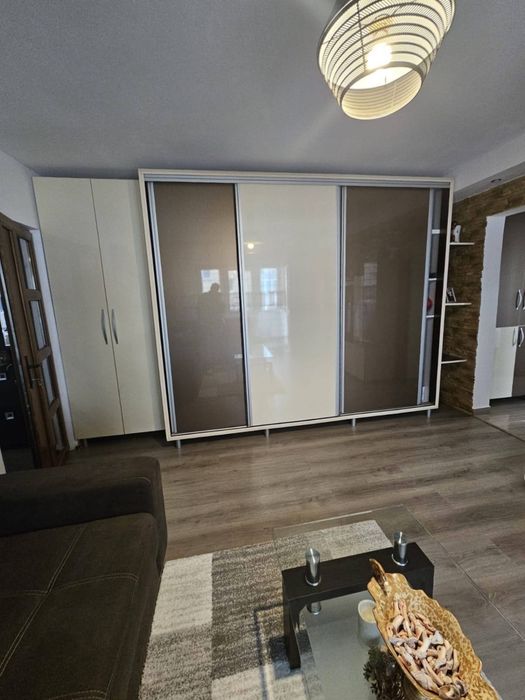 Apartament 3 camere bloc 6bis etaj 2