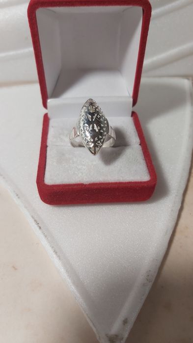 Сребьрен прьстен Бадем