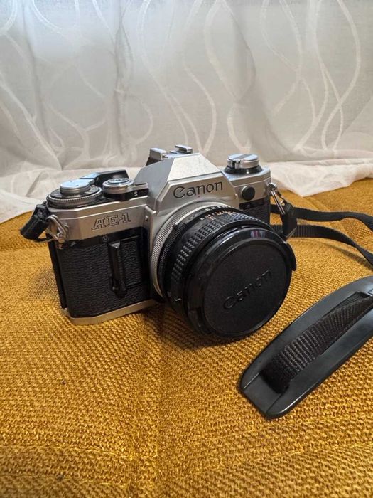 Canon AE-1 с обектив Canon 50mm 1.8 SC