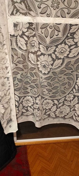 Продавам бели пердета