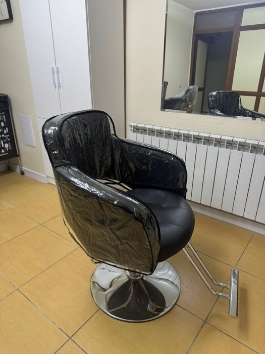 Продаеться мебель для салона