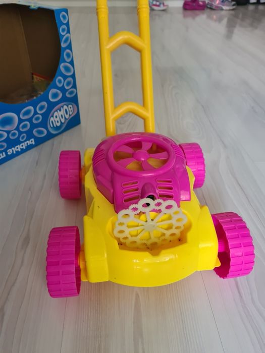 Mașina cu bule pentru copii