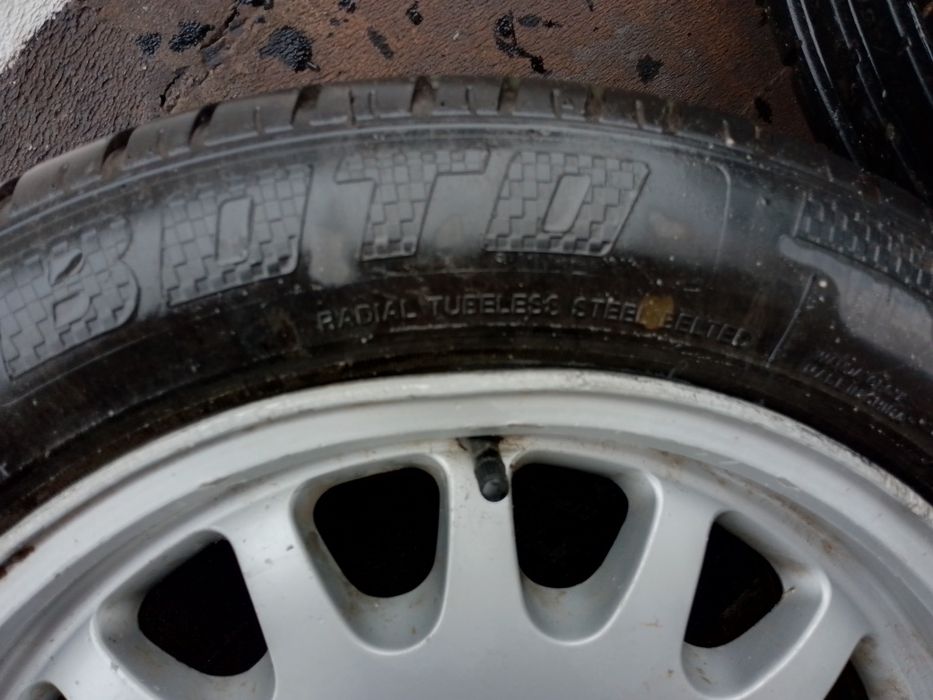 Продам Комплект Шин с дисками.