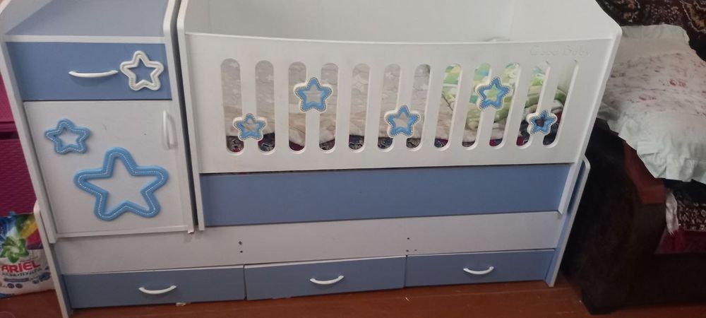 Детский кровать с хорошим состояние