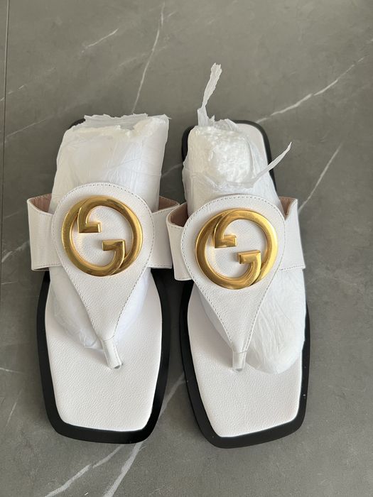 Продам новые кожаные шлепки