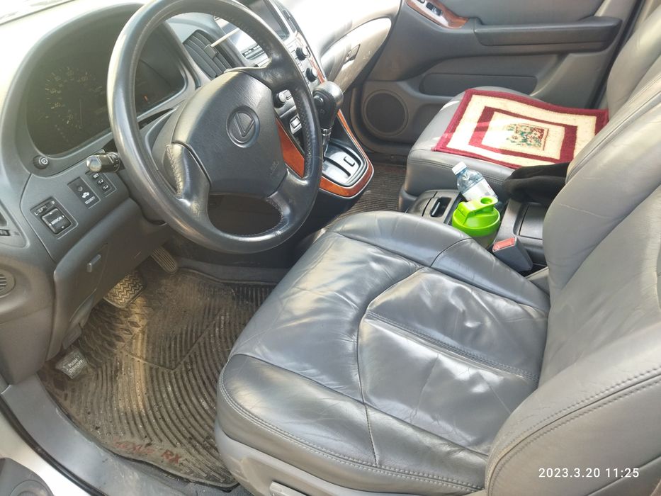 Продам машину Лексус рх 300