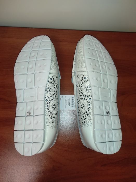 Чисто нови дамски мокасини естествена кожа на Тенденз