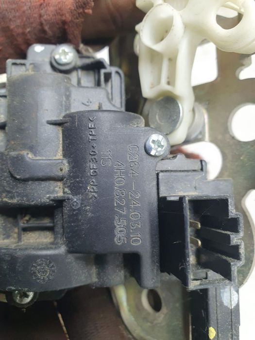 Broasca incuietoare portbagaj 4h0827505 Audi A6 4G/C7 [2010 - 2014]