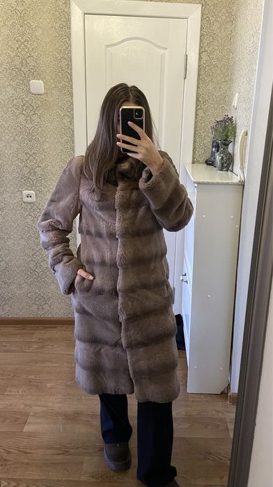 Шуба 42 р (бобрик)