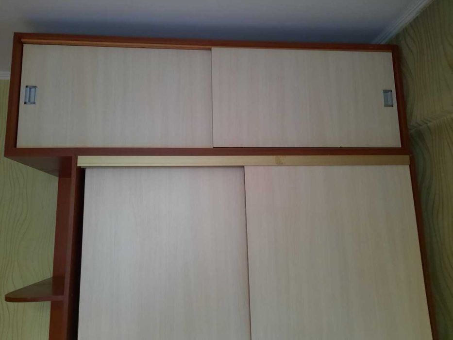 Шкаф на продажу  /