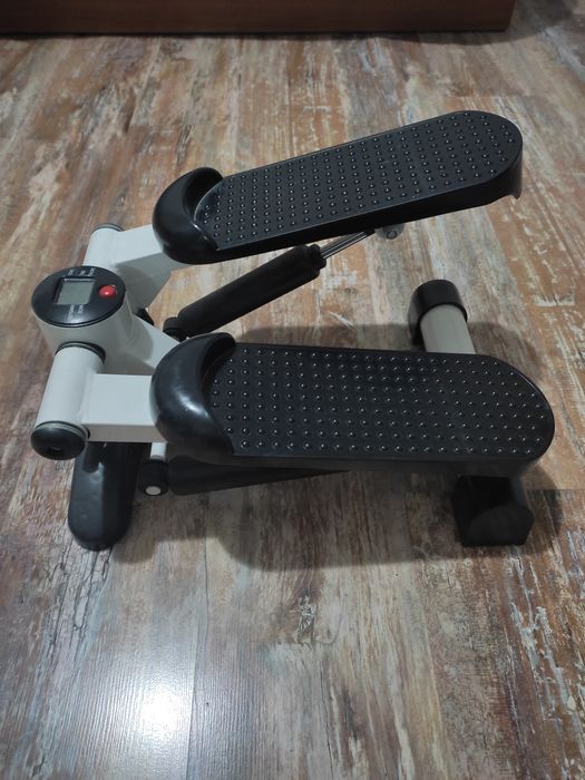 Продавам степер .