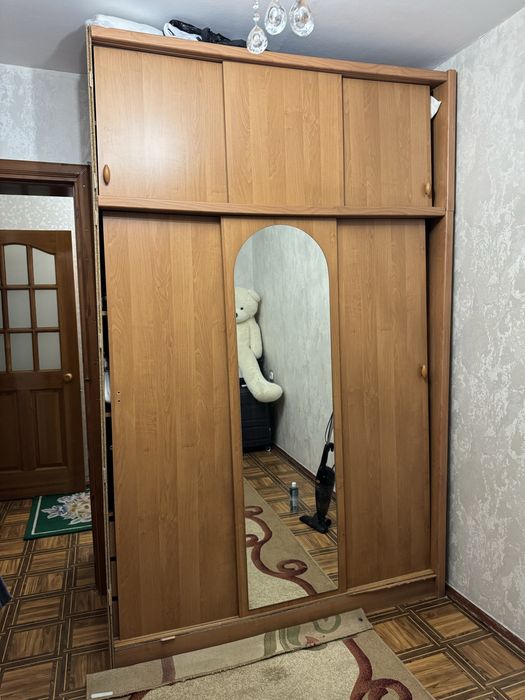 Продается деревянный шкаф