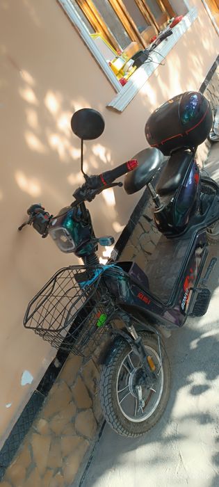 Skuter sotiladi 3 oy boldi ubu joylari qirilgan