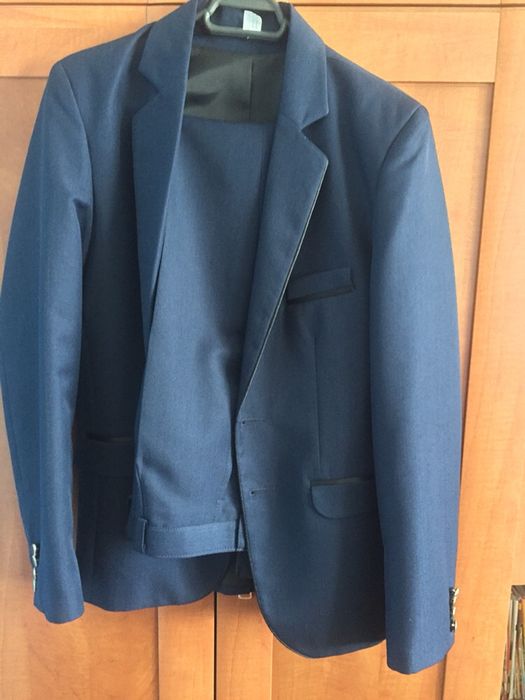 Costum de adolescent