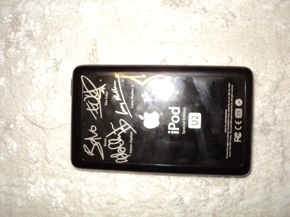 iPod Video 5G U2 Edition (64GB SSD / 1800 mAh)