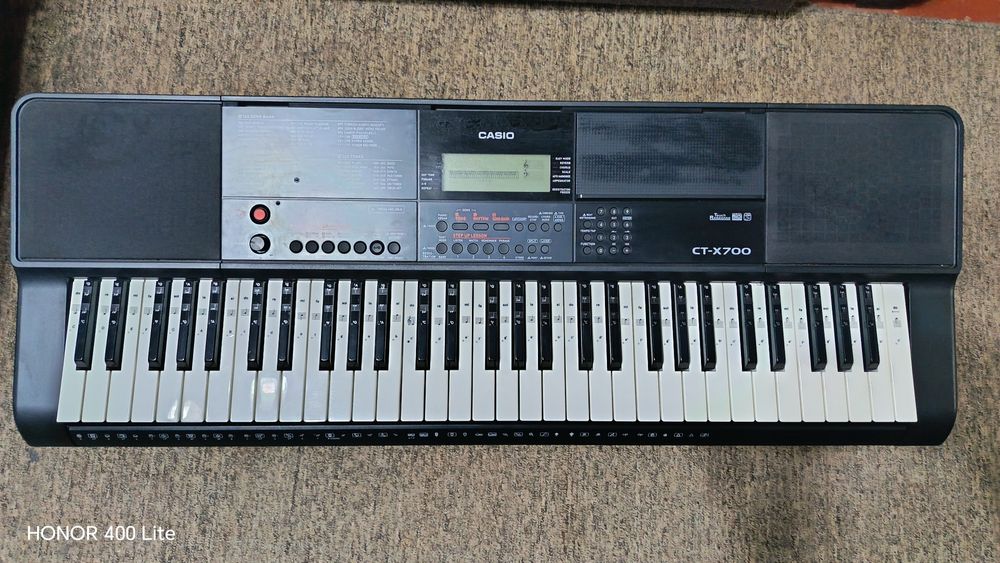 Продам синтезатор CASIO CT-X700