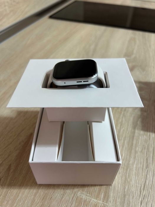 Смарт часовник Huawei watch fit 4 НЕРАЗЛИЧИМ ОТ НОВ