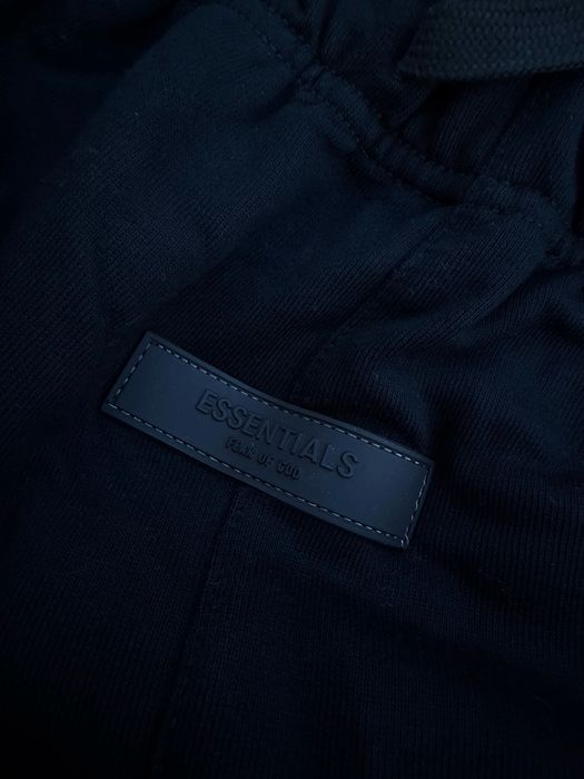 Pantaloni Scurti Essentials / Premium / 2026