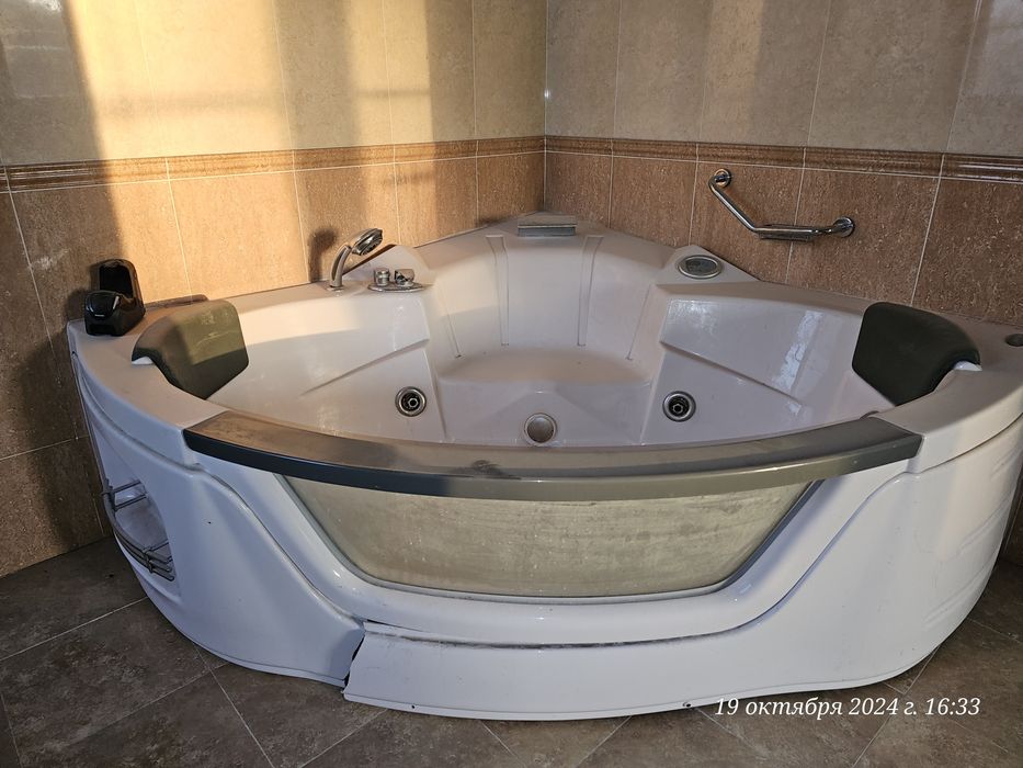 Ванна джакузи, раковина