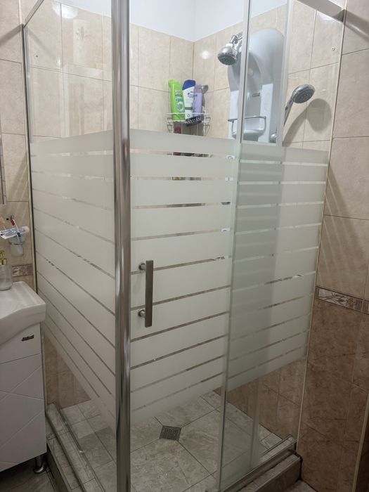 Душ кабина регулируема